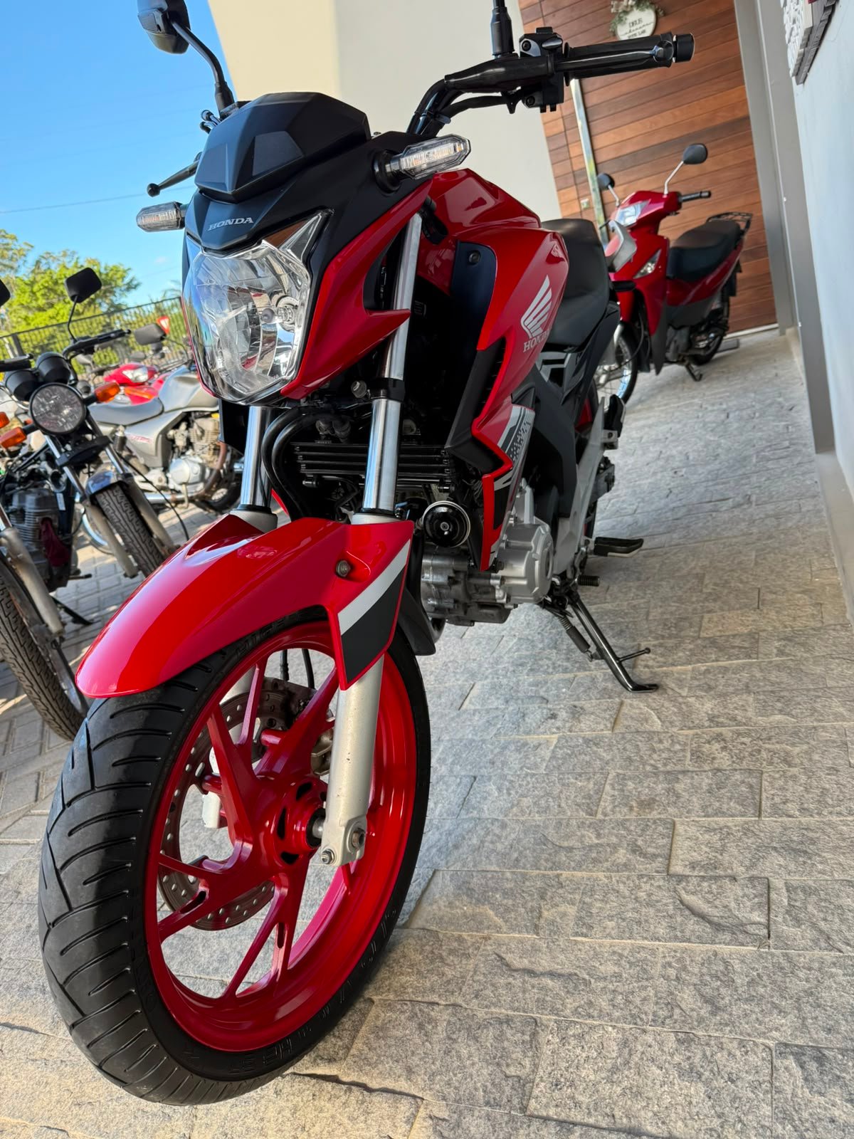 HONDA TWISTER CB 250 2021 - Imagem 9