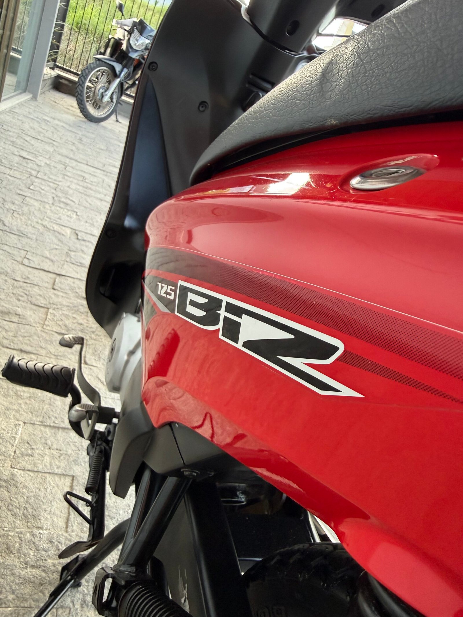 HONDA BIZ 125 EX 2015 - Imagem 7